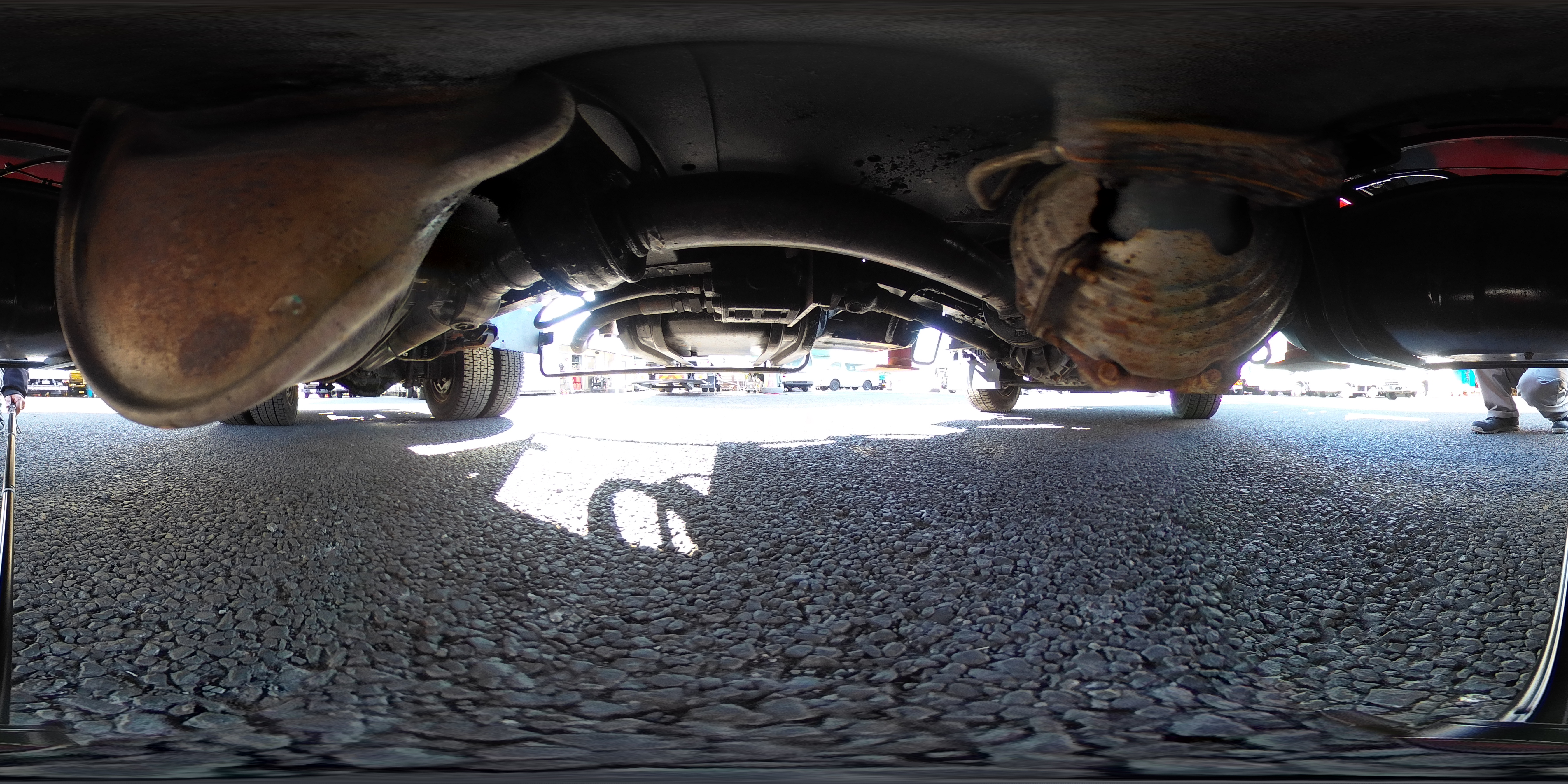 エルフ　高所作業車　アイチ製（ＳＫ２２Ａ）　最大地上高２２．１ｍ　鉄製バケット　バケット積載荷重２００ｋｇ　アワーメーター：３４８５ｈ　ジョイスティックタイプ　ブーム自動格納　ＥＴＣ　坂道発進補助　左電格ミラー　６速ＭＴ！1