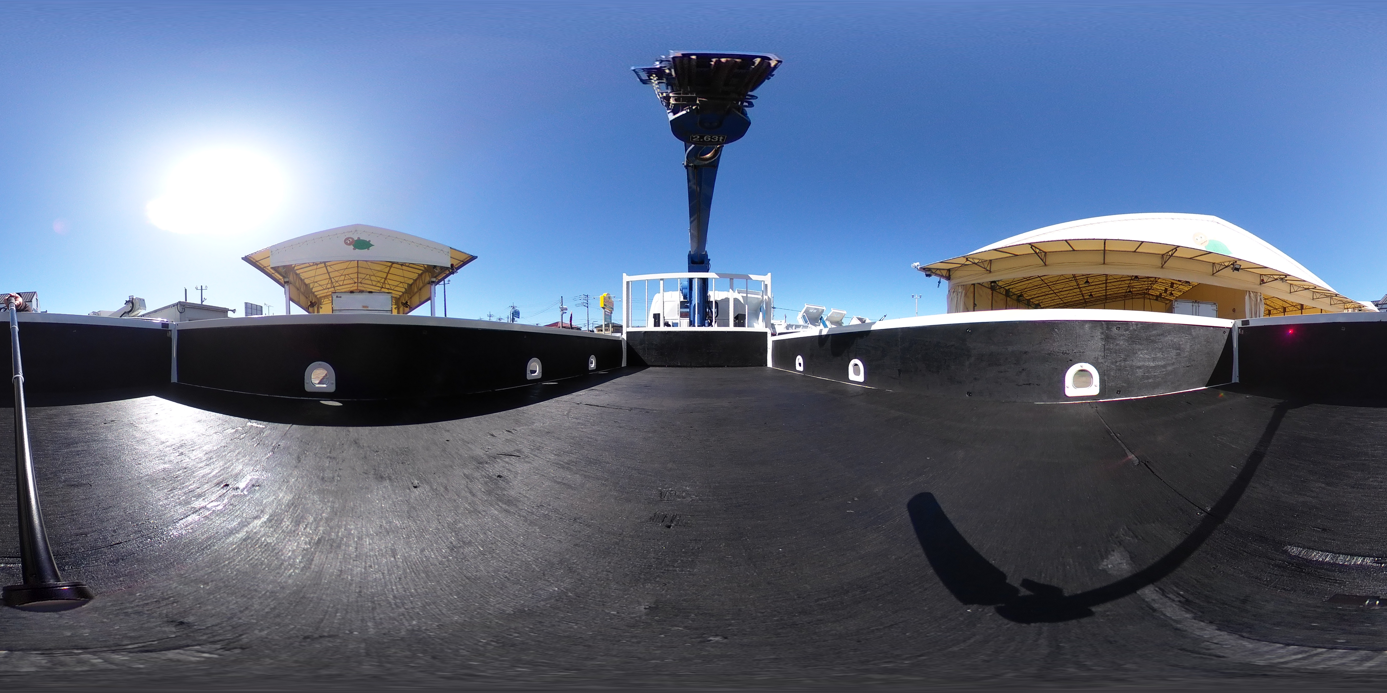 デュトロ　「標準幅　ロング」　３段クレーン　タダノ製　積載２０００ｋｇ　ラジコン　フックイン　２．６３ｔ吊　ロープ穴３対　ＥＴＣ　ＡＴ車！2