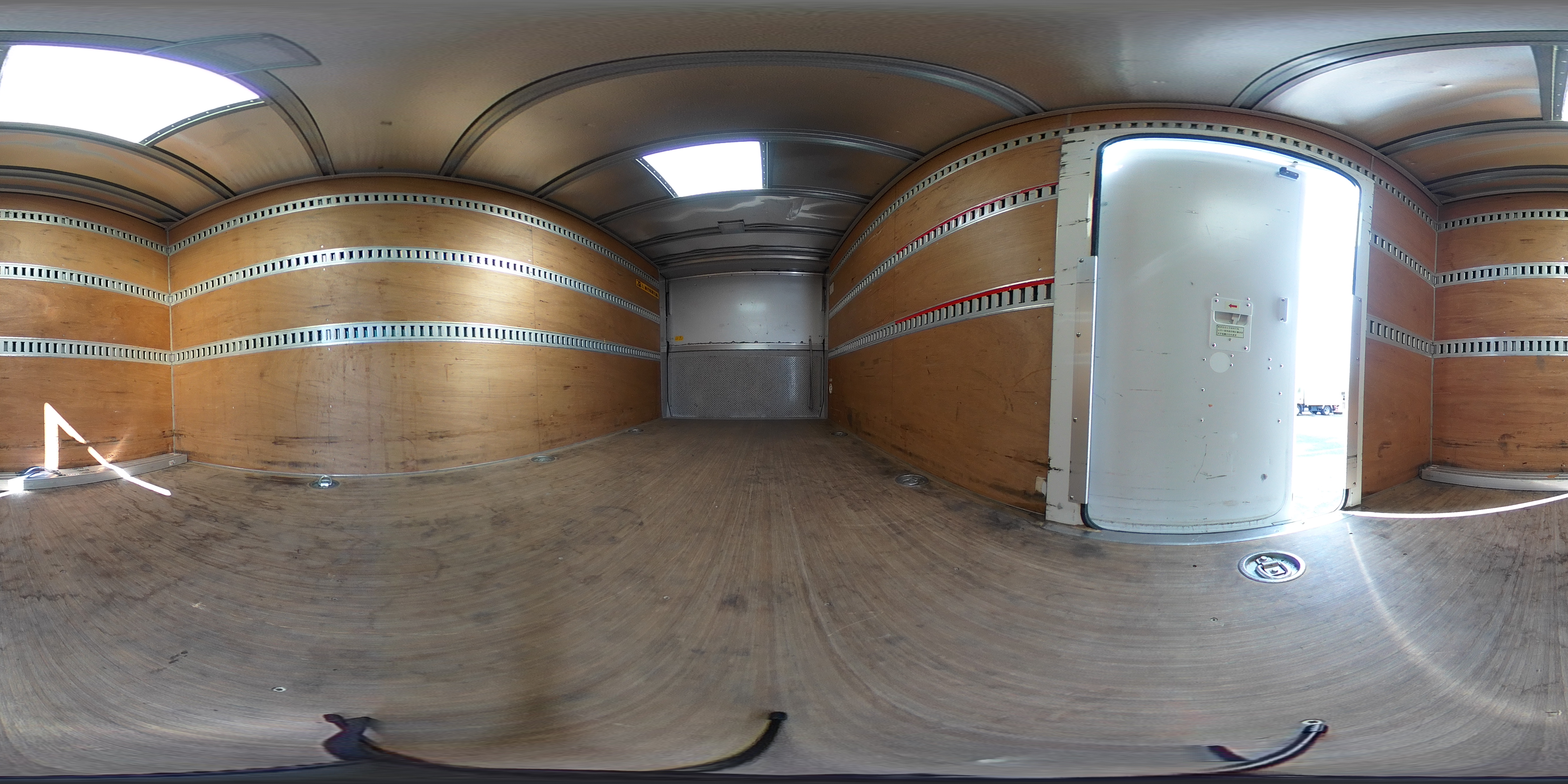 エルフ　「ワイドロング」　パネルバン　積載２０００ｋｇ　跳ね上げ式　垂直パワーゲート　サイドドア　ラッシング３段　床フック　バックカメラ　ＥＴＣ　左電格ミラー　坂道発進補助　フォグランプ　日本フルハーフ製　ＡＴ車！2