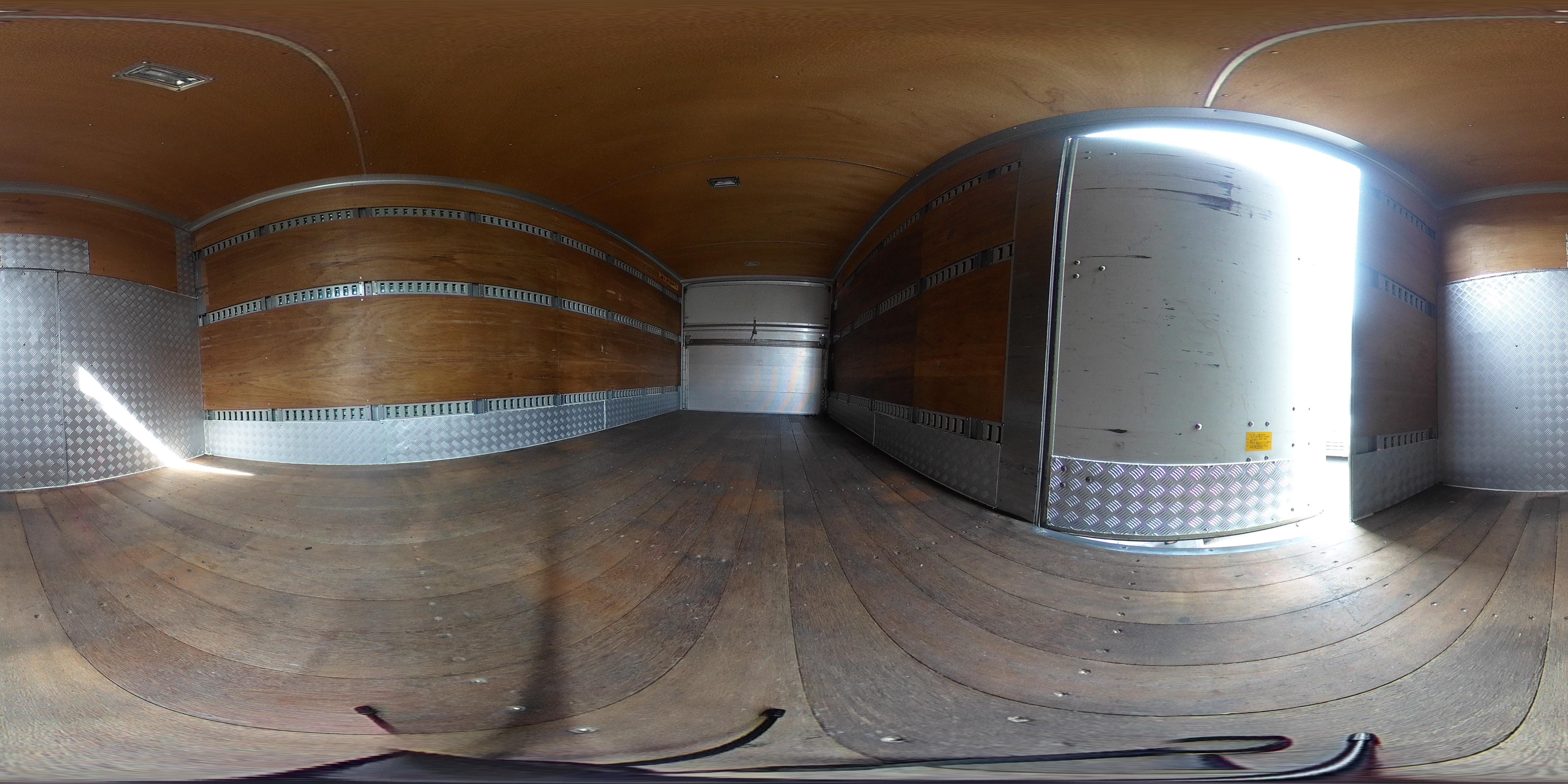 エルフ　「ワイドロング」　アルミバン　積載２９５０ｋｇ　跳ね上げ式　パワーゲート　サイドドア　ラッシング３段　左電格ミラー　バックカメラ　フォグランプ　ＡＴ車！　車検「Ｒ８年１１月まで！」2