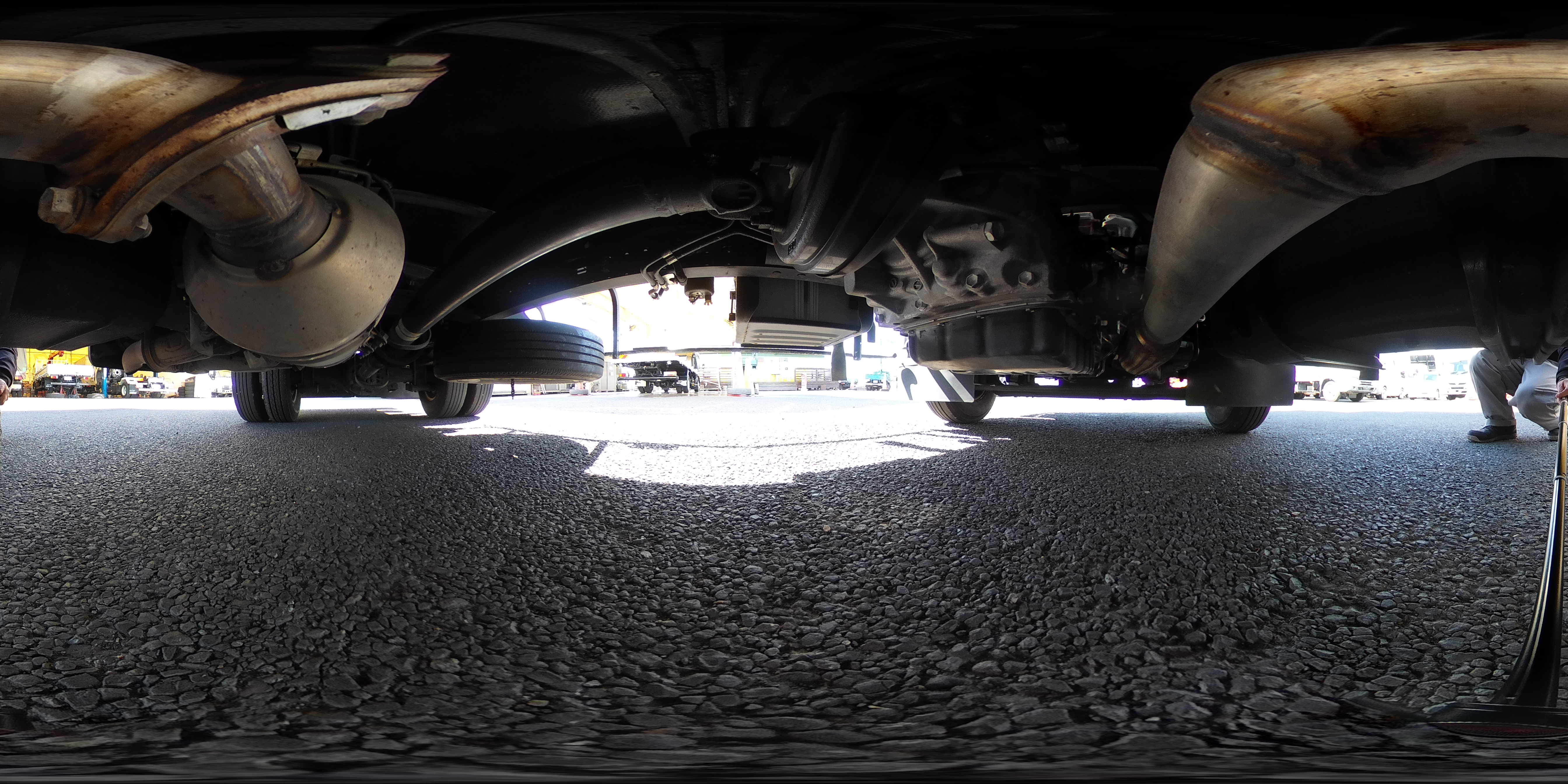 デュトロ　「ワイドロング」　冷蔵冷凍車　積載２９５０ｋｇ　格納パワーゲート　サイドドア　－３０度設定　荷台シマ板張り　ラッシング２段　左電格ミラー　ＬＥＤヘッドライト　フォグランプ　バックカメラ　ＥＴＣ２．０　クリアランスソナー　衝突軽減ブレーキ　車線逸脱警報　東プレ製　ＡＴ車！　車検「Ｒ８年９月まで！」1