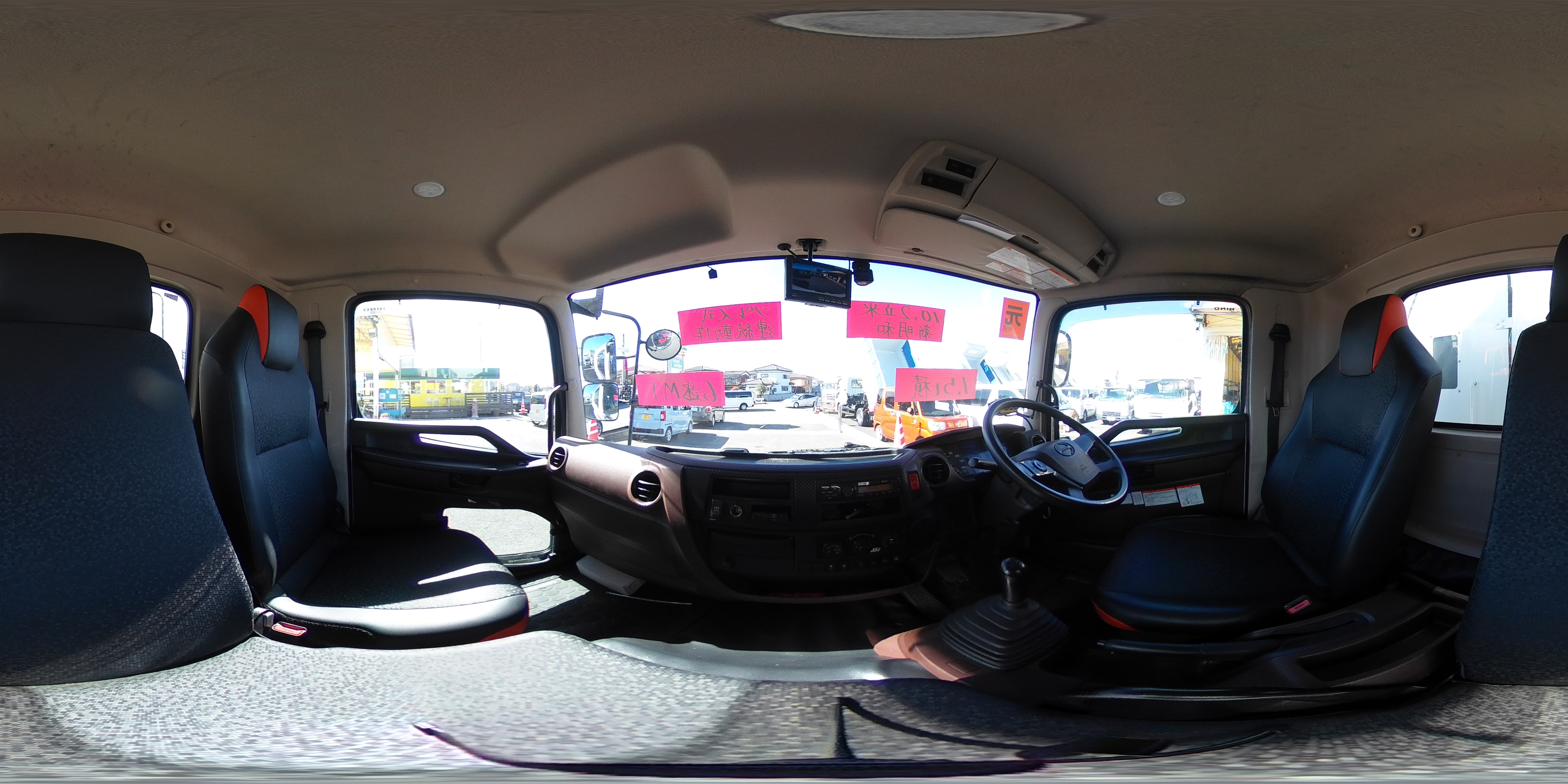 レンジャー　４トン　「ベッドレス」　パッカー車　プレス式　積載１５００ｋｇ　１０．２立米　新明和製　連続動作　防臭ドア　汚水タンク　網工具入れ　バックカメラ　ＥＴＣ２．０　坂道発進補助　衝突軽減ブレーキ　車線逸脱警報　メッキパーツ多数！６速ＭＴ！段ボール仕様！1