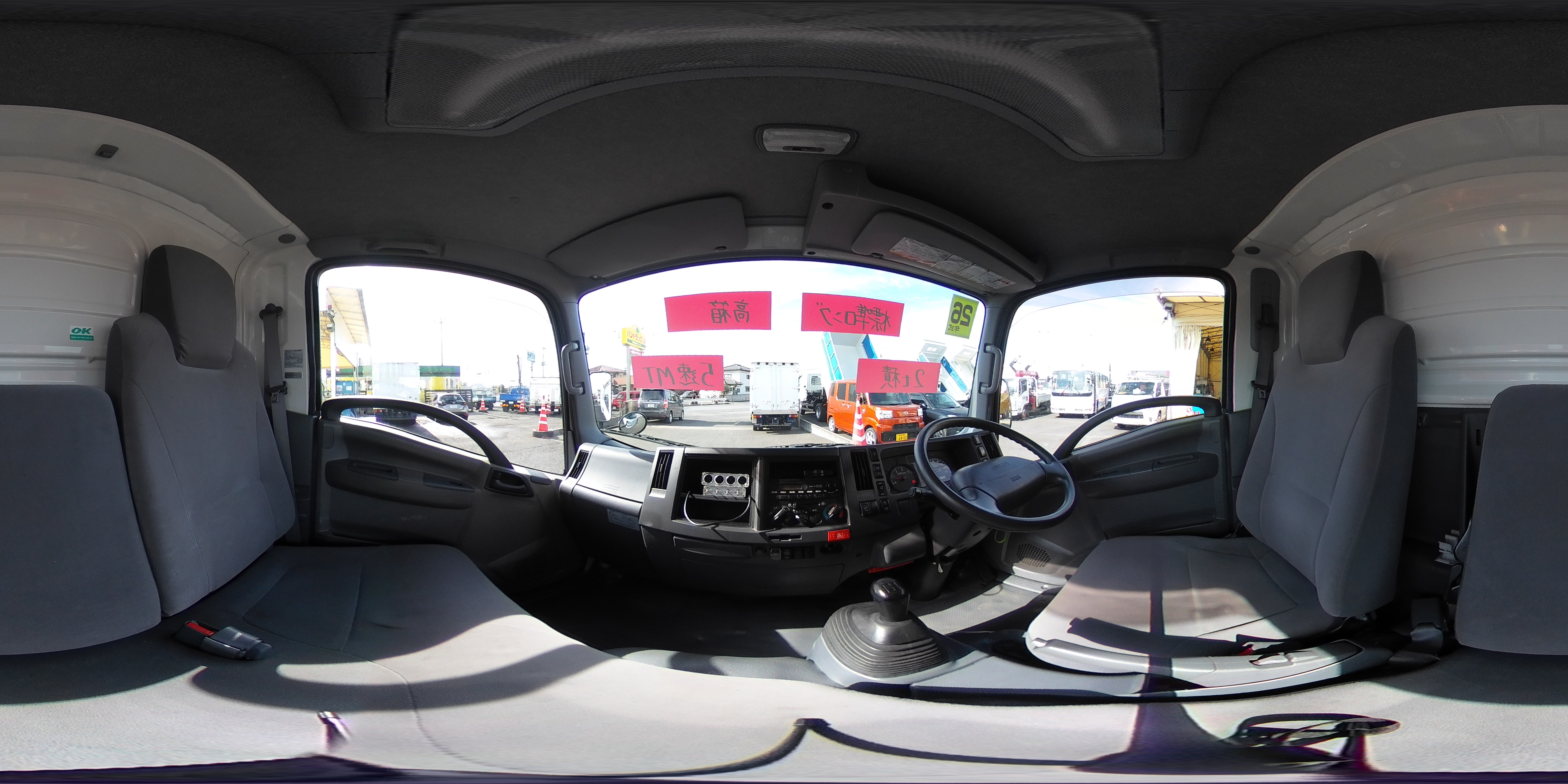 エルフ　「標準幅　ロング」　アルミバン　積載２０００ｋｇ　高箱　内高約２．４ｍ　導風板　ＥＴＣ　フォグランプ　左電格ミラー　坂道発進補助　９０度ストッパー　フルフラットロー　日本フルハーフ製　５速ＭＴ！1