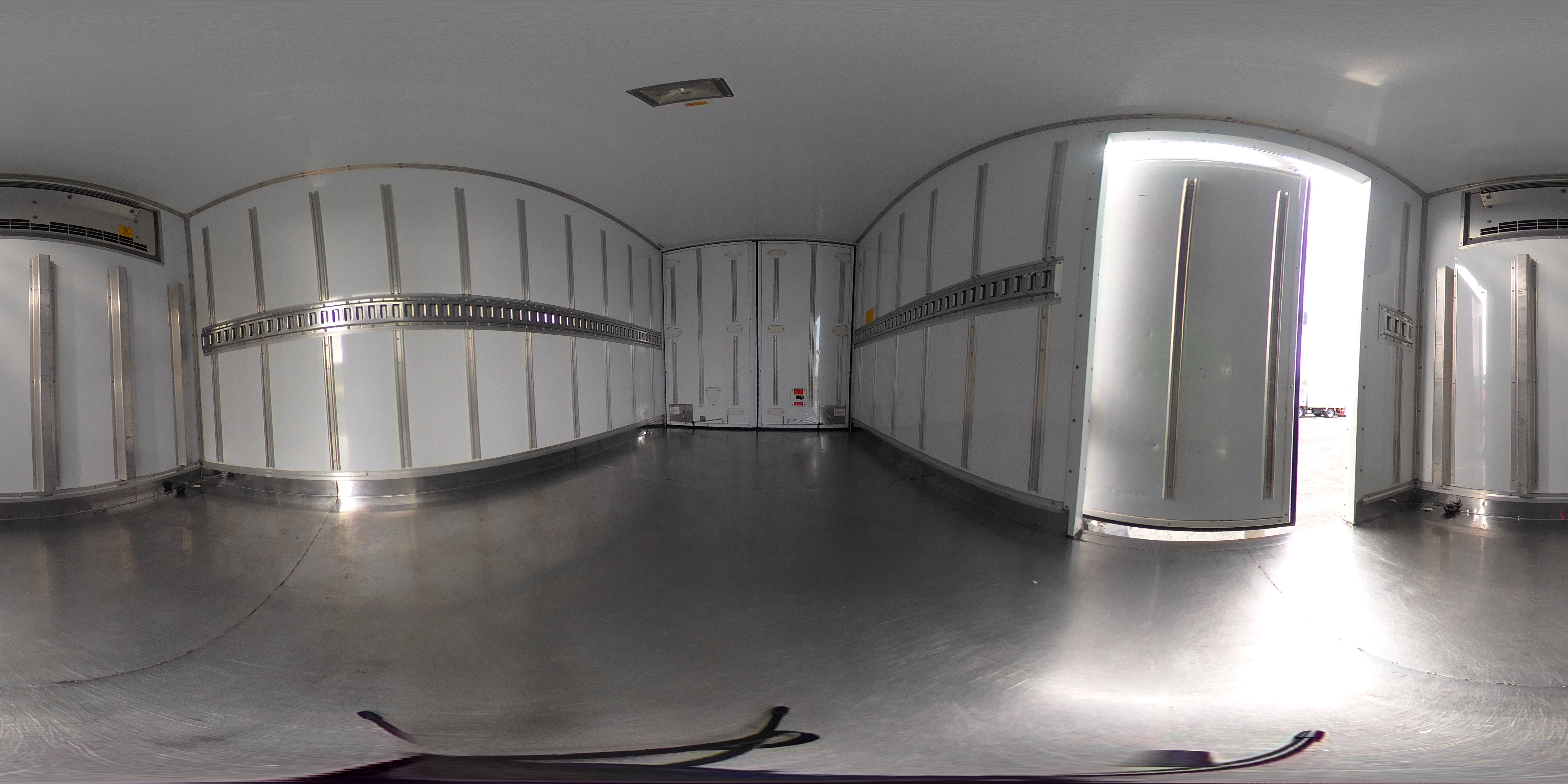 キャンター　１０尺　冷蔵冷凍車　積載２０００ｋｇ　東プレ製　サイドドア　－３０度設定　スタンバイ装置　エアリブ　荷台ステンレス張り　ラッシング１段　９０度ストッパー　左電格ミラー　バックカメラ　ＥＴＣ２.０　車線逸脱警報　ＡＴ車！2