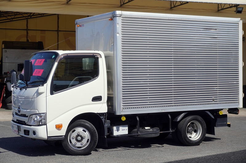 デュトロ　１０尺　アルミバン　積載２０００ｋｇ　ラッシング２段　バックカメラ　社外ナビ　ＥＴＣ　ＬＥＤヘッドライト　電動パーキングブレーキ　クリアランスソナー　全高２．８ｍ以下　９０度ストッパー　パブコ製　ＡＴ車！　AK