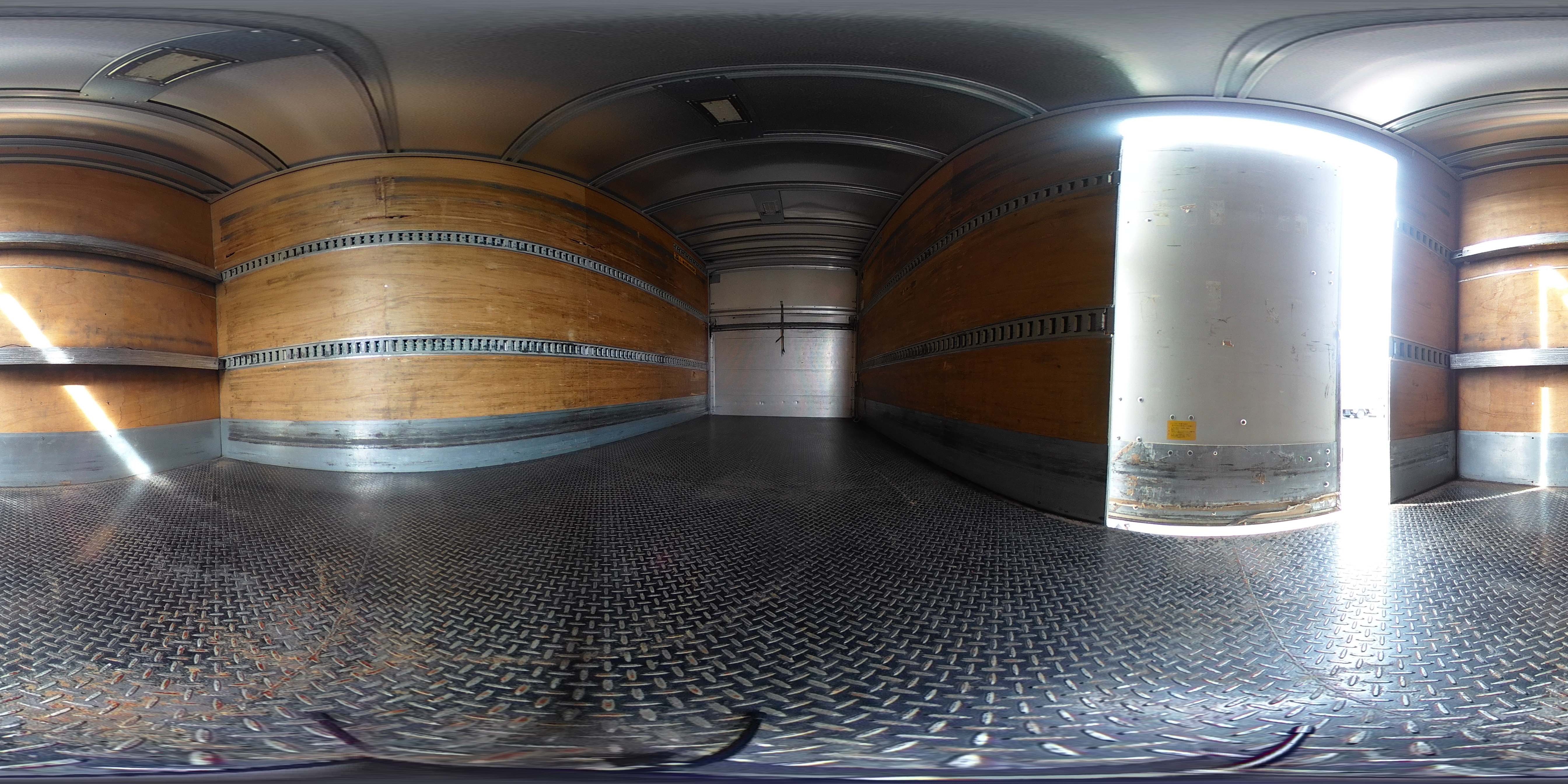 デュトロ　「ワイドロング」　アルミバン　積載２９５０ｋｇ　サイドドア　跳ね上げ式　パワーゲート　ラッシング２段　荷台シマ板張り　バックカメラ　ＥＴＣ　左電格ミラー　坂道発進補助　日本フルハーフ製　６速ＭＴ！　車検「Ｒ８年６月まで！」2