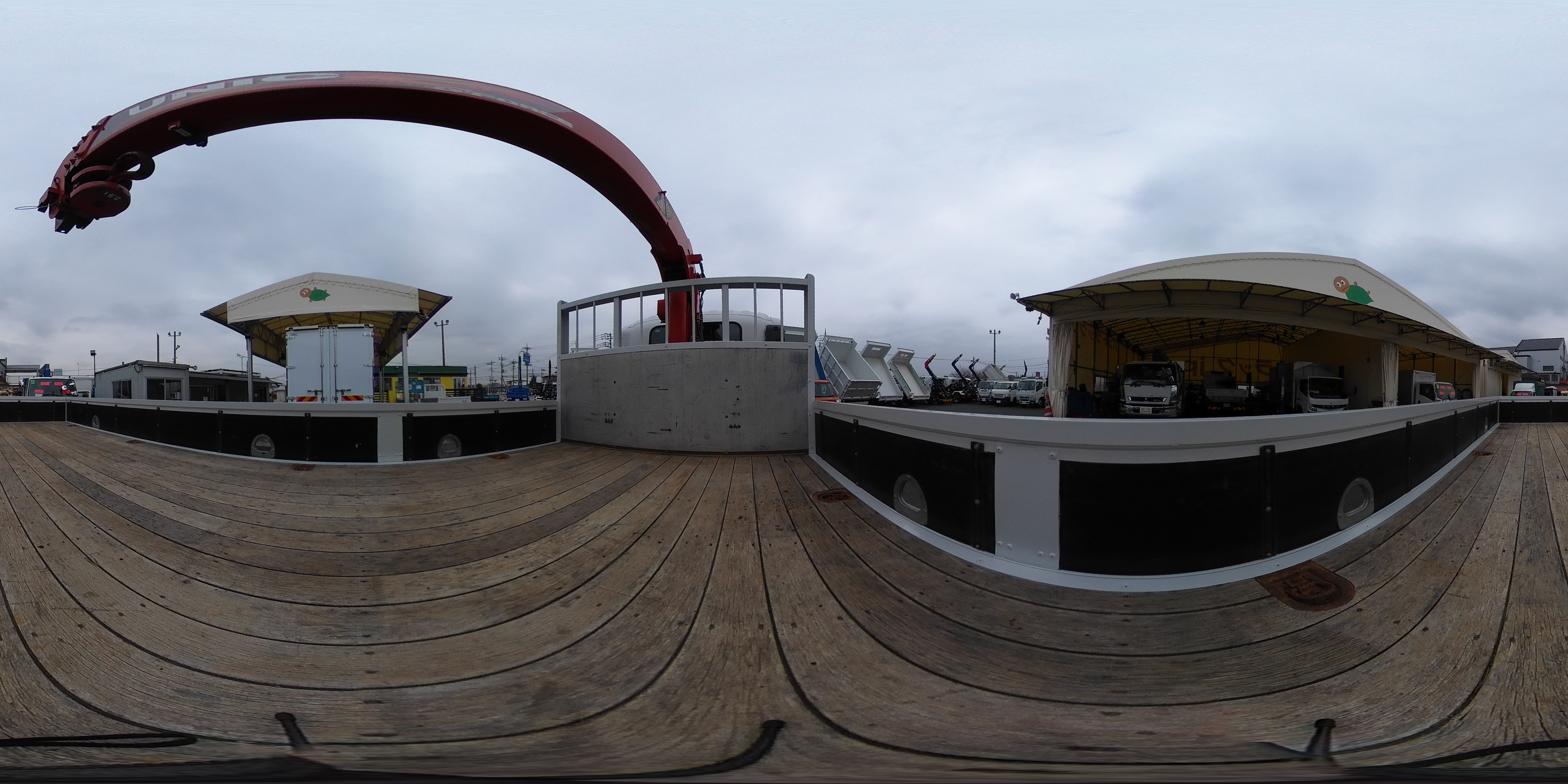 フォワード　４トン　「標準幅　ベッドレス」　４段クレーン　積載２５００ｋｇ　古河ユニック製　５．４ｍ長　ラジコン　フックイン　２．９３ｔ吊　セイコーラック　ロープ穴３対　床フック４対　ＥＴＣ　坂道発進補助　衝突軽減ブレーキ　車線逸脱警報　６速ＭＴ！2