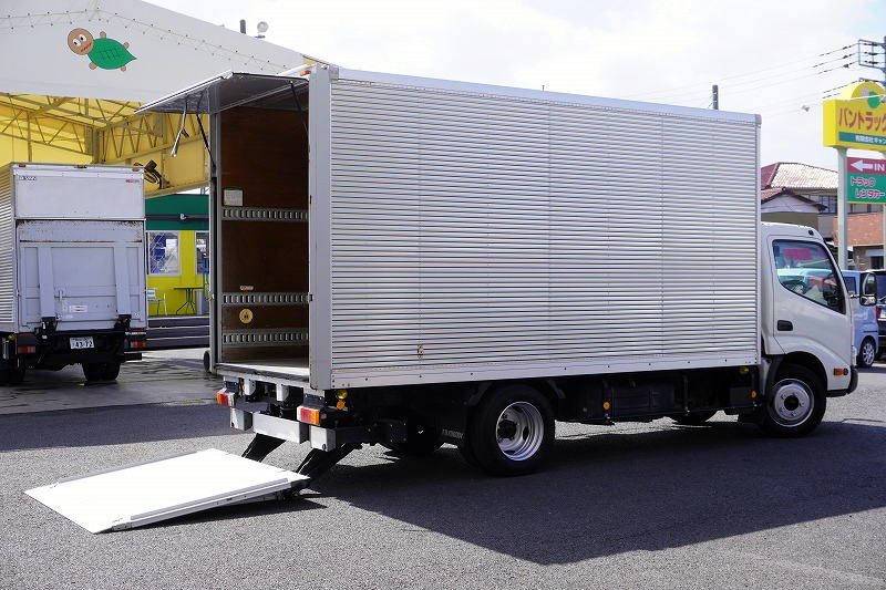 ダイナ　「標準幅　ロング」　アルミバン　積載２９５０ｋｇ　跳ね上げ式　パワーゲート　サイドドア　ラッシング３段　バックカメラ　ＥＴＣ　左電格ミラー　日本フルハーフ製　衝突軽減ブレーキ　車線逸脱警報　ＡＴ車！