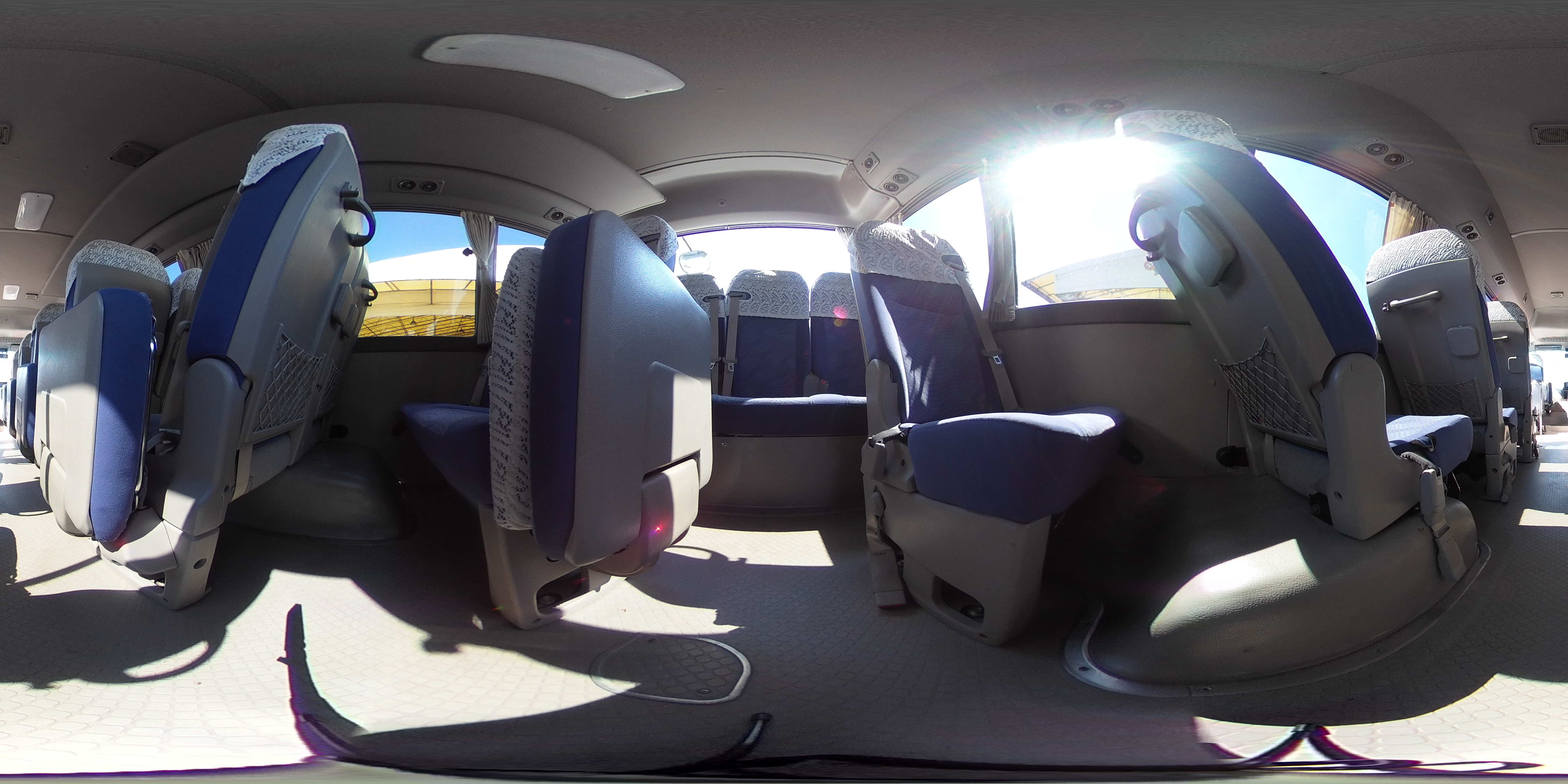 日野　リエッセⅡ　「ロング」　マイクロバス　２９人乗り　自動ドア　モケットシート　リクライニング機能　ルームラック　冷蔵庫　マイク　純正ナビ　バックカメラ　ＥＴＣ　左電格ミラー　オートエアコン　フォグランプ　ＡＴ車！　AK2