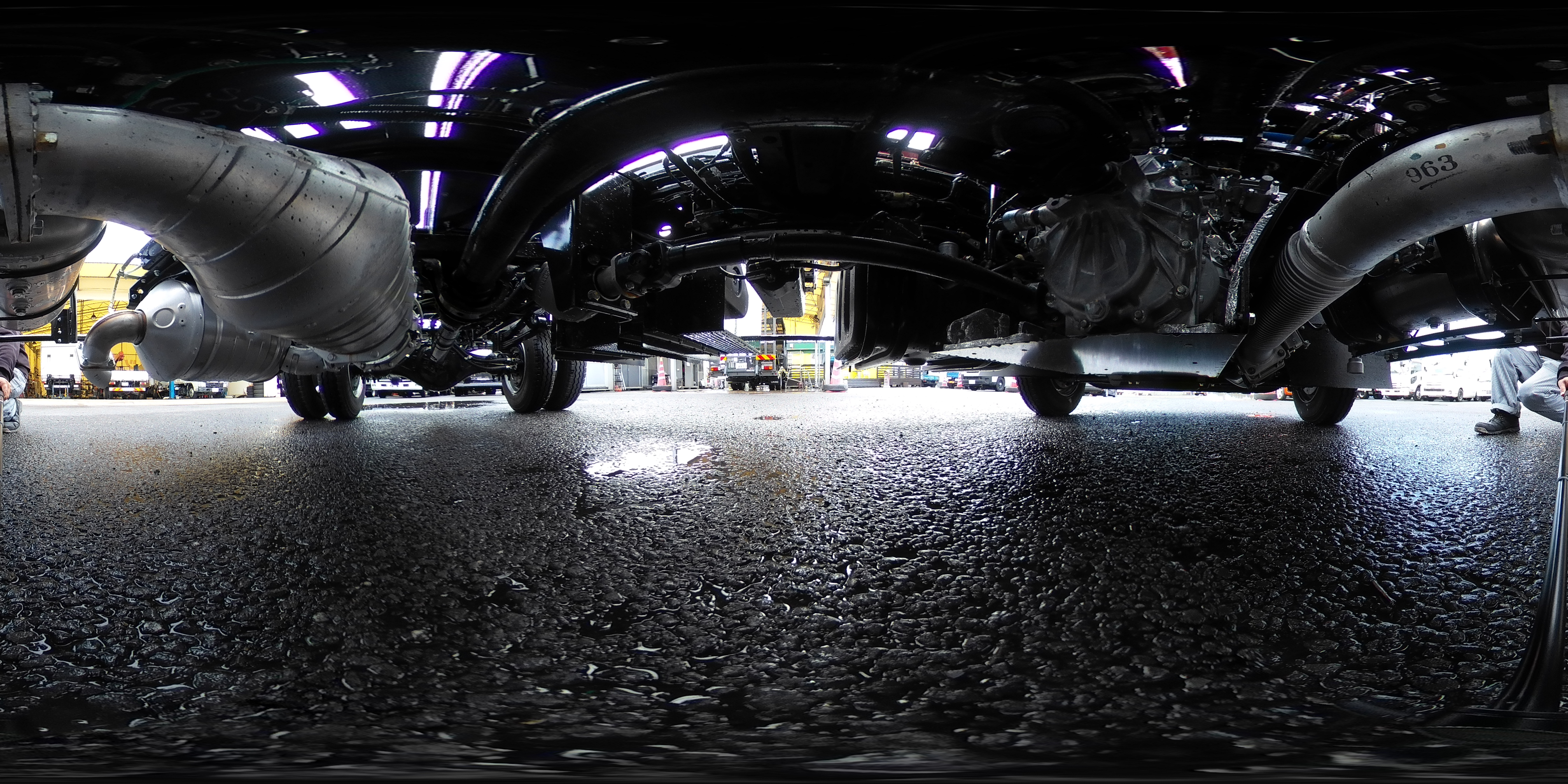 （未使用）　ファイター　４トン　「ベッドレス」　フックロール　極東製　積載３４５０ｋｇ　ツインシリンダー　キャブバックステップ　網工具入れ　ラジコン　オートエアコン　バックカメラ　坂道発進補助　衝突軽減ブレーキ　車線逸脱警報　６速ＭＴ！　車検「Ｒ９年９月まで！」　AK1