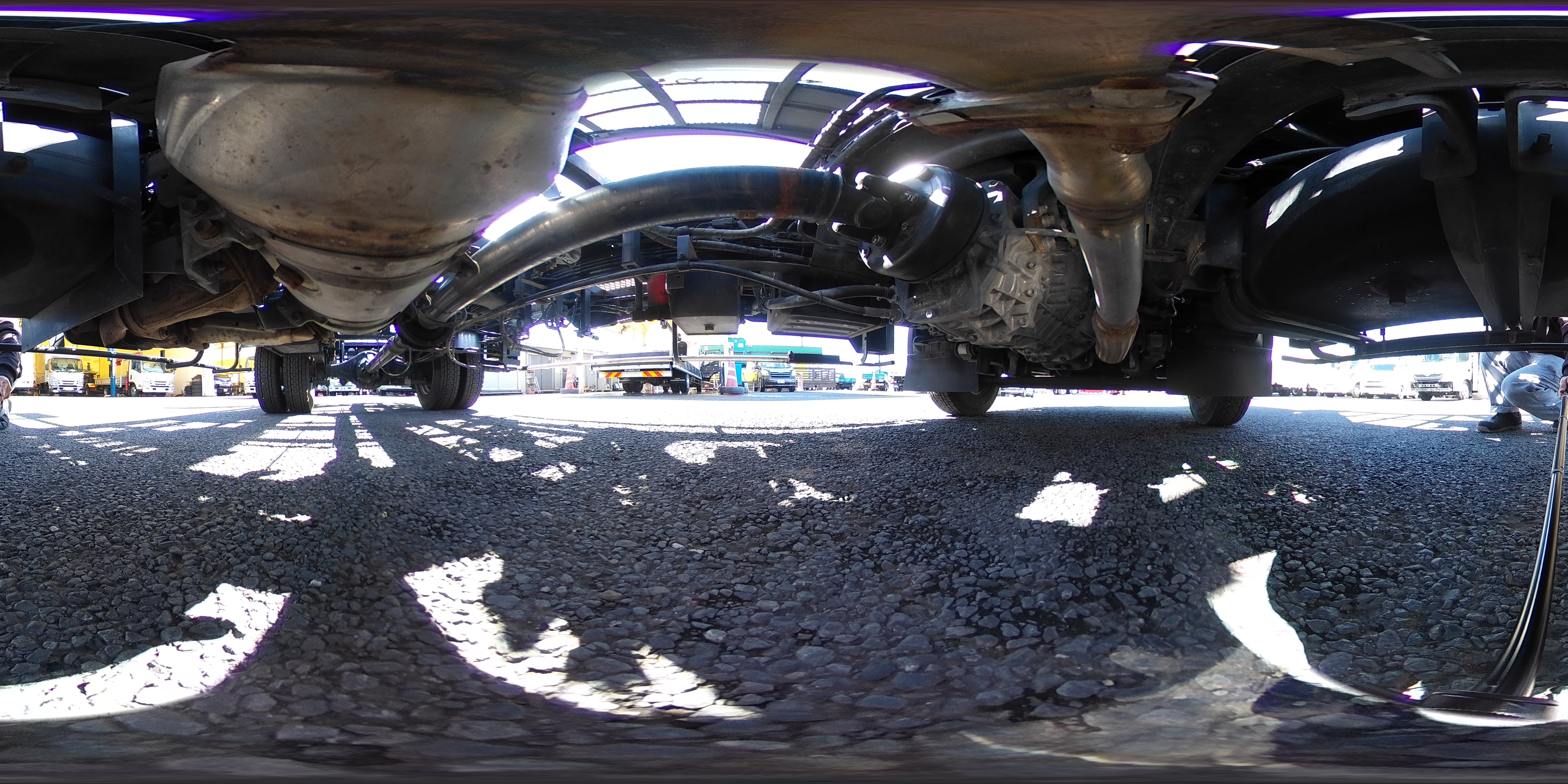 デュトロ　「ワイド超ロング」　キャリアカー　２台積　古河ユニック製　積載３３５０ｋｇ　ウインチ　ラジコン　油圧リアゲート　バックカメラ　ＥＴＣ　左電格ミラー　坂道発進補助　電動パーキングブレーキ　ＬＥＤヘッドライト＆フォグランプ　衝突軽減ブレーキ　車線逸脱警報　クリアランスソナー　６速ＭＴ！　AK0