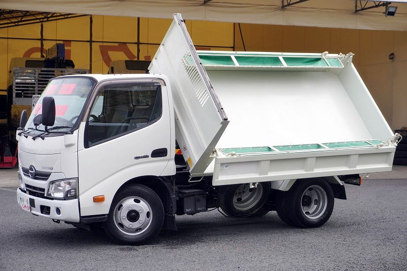 デュトロ　強化　三転ダンプ　極東製　積載２０００ｋｇ　三方開　手動コボレーン　ＥＴＣ　低走行！５速ＭＴ！