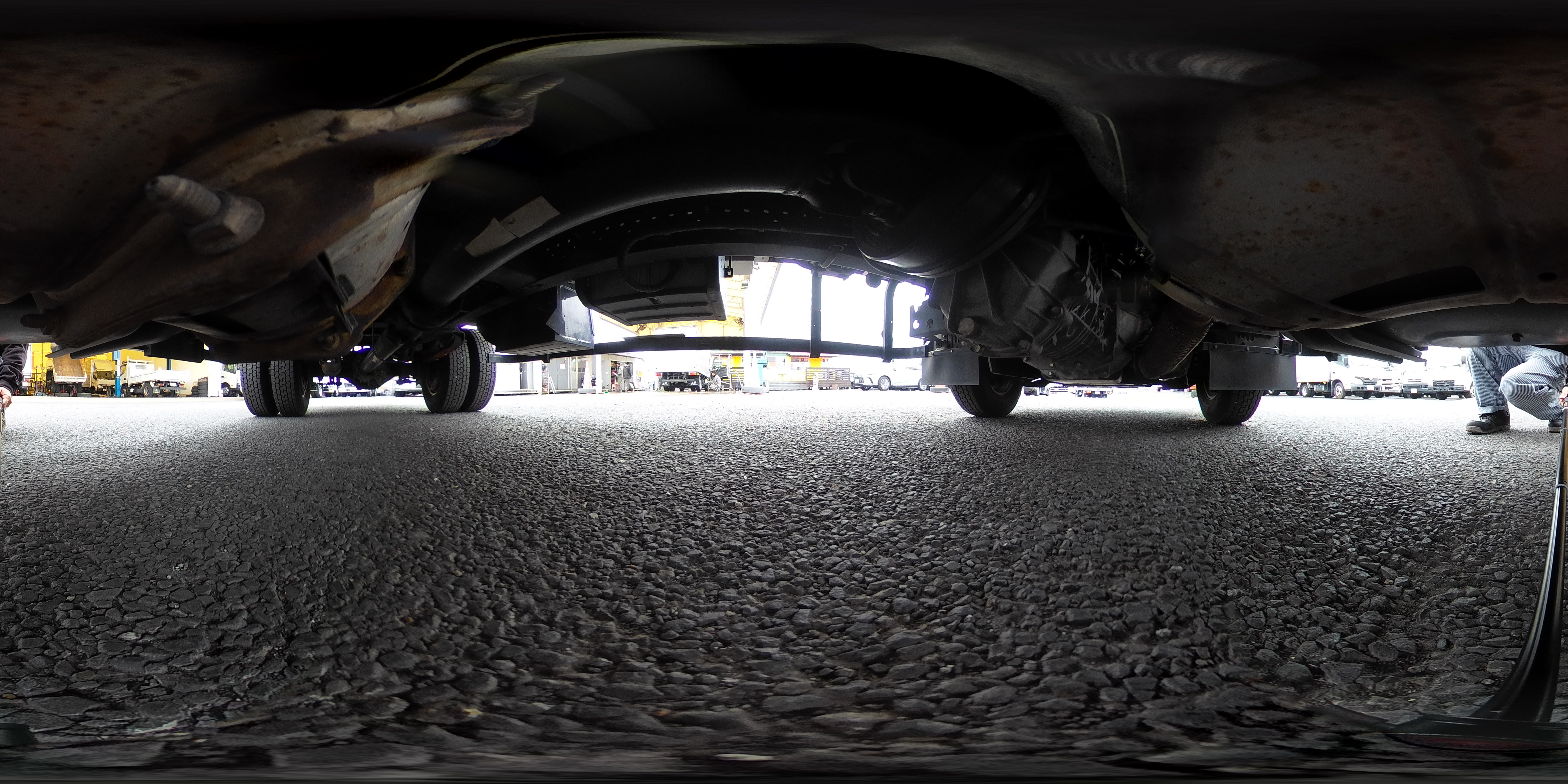 エルフ　「標準幅　ロング」　アルミバン　積載３０００ｋｇ　左右サイドドア　ラッシング２段　バックカメラ　ＥＴＣ２．０　左電格ミラー　坂道発進補助　フォグランプ　キーレス　９０度ストッパー　日本フルハーフ製　６速ＭＴ！1