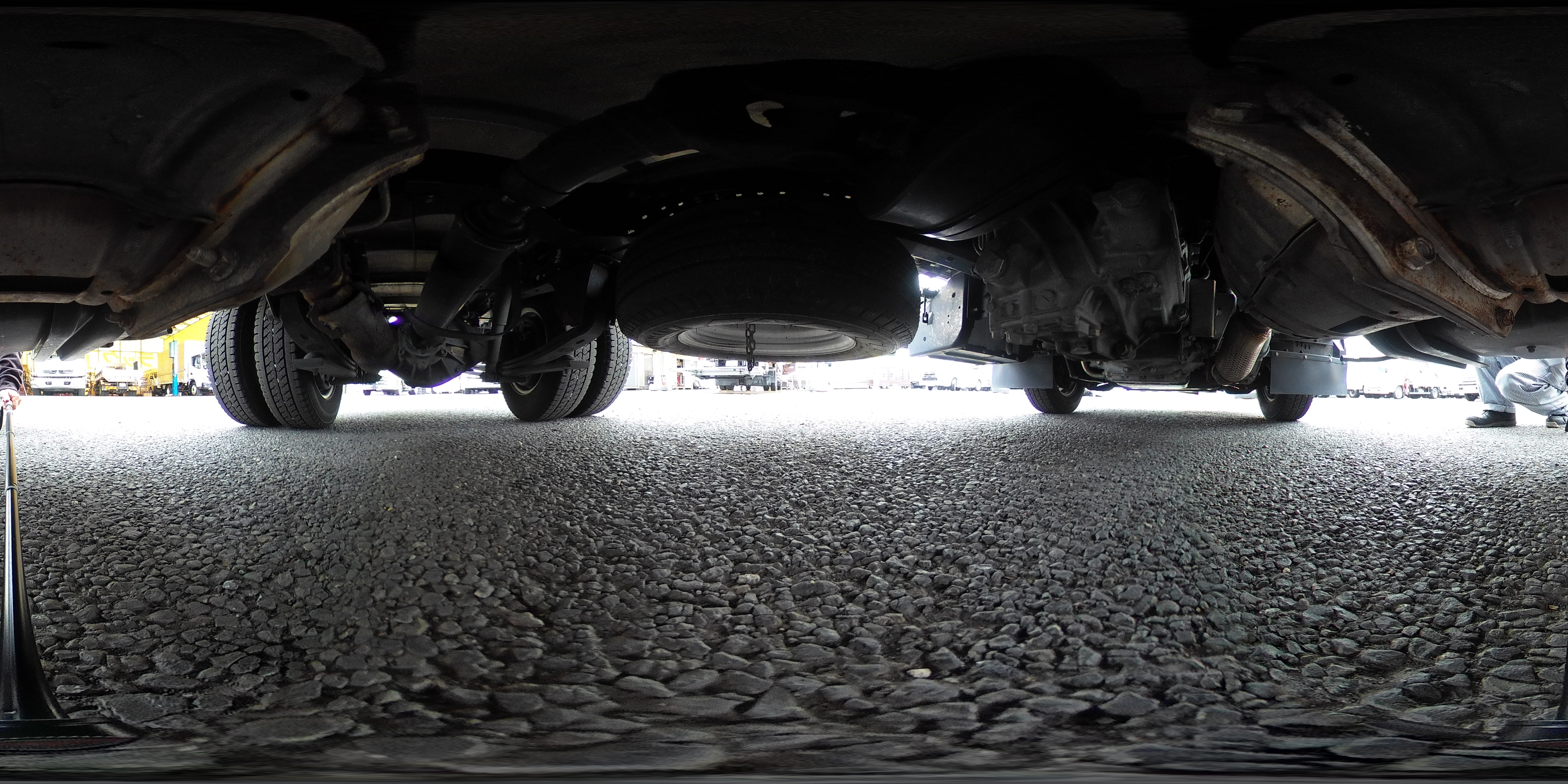 エルフ　１０尺　アルミバン　積載２０００ｋｇ　ラッシング２段　バックカメラ　ＥＴＣ　全高約２．８ｍ　パブコ製　全低床　ＡＴ車！1