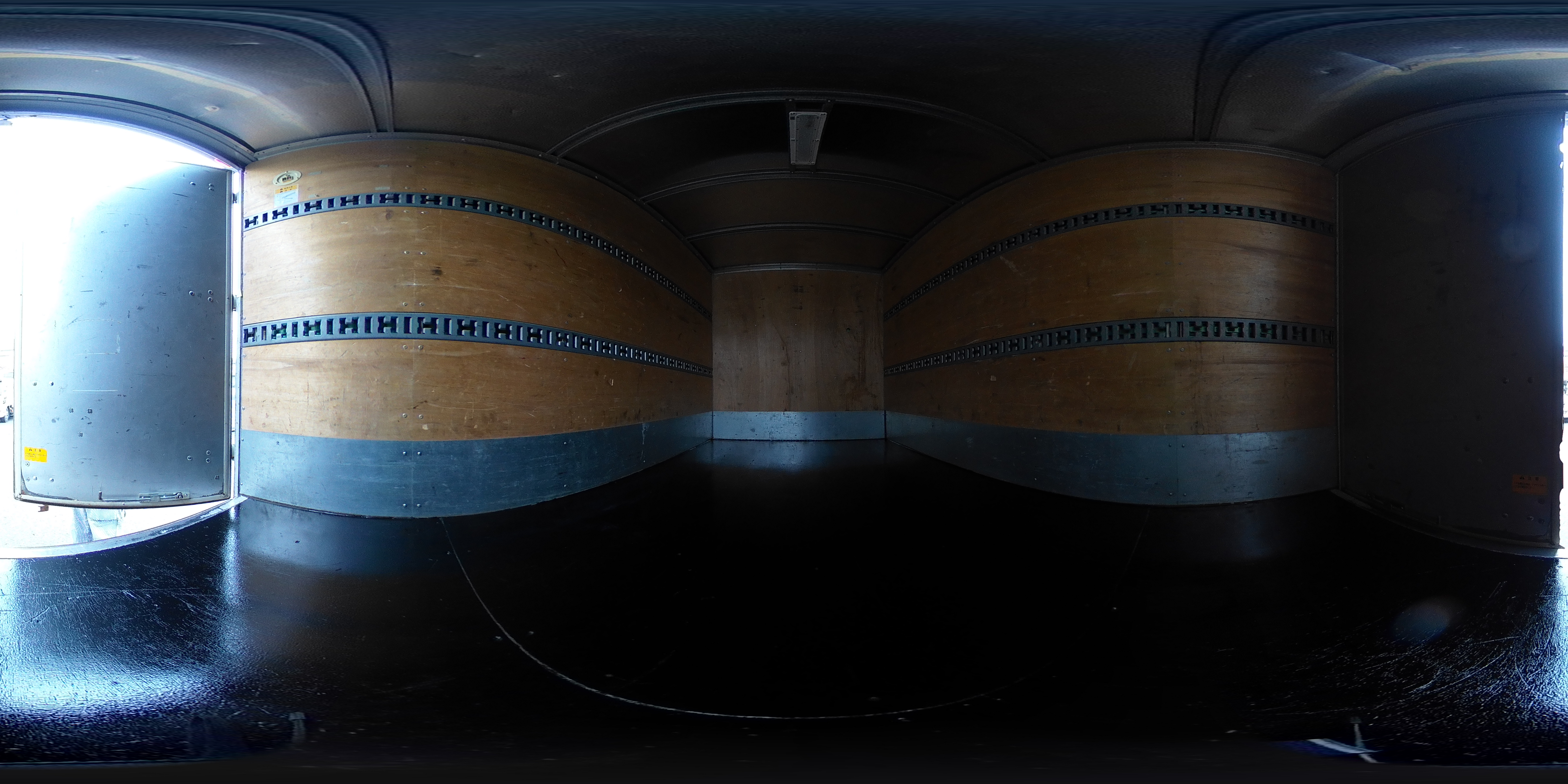 エルフ　１０尺　アルミバン　積載２０００ｋｇ　ラッシング２段　バックカメラ　ＥＴＣ　全高約２．８ｍ　パブコ製　全低床　ＡＴ車！2