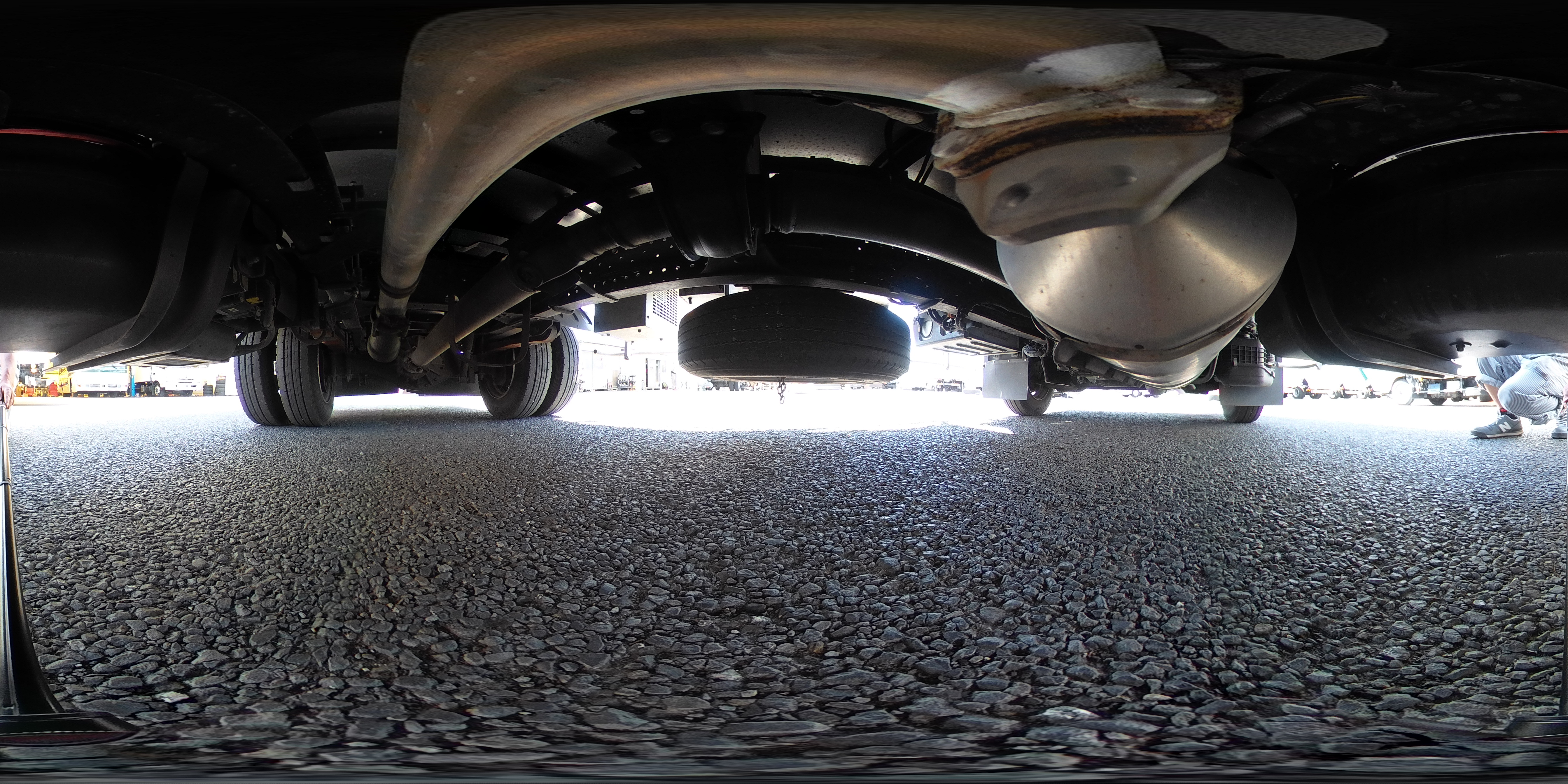 エルフ　「ワイドロング」　冷蔵冷凍車　積載３１５０ｋｇ　格納パワーゲート　サイドドア　リア三枚扉　－３０度設定　スタンバイ装置　荷台シマ板張り　ラッシング２段　バックカメラ　ＥＴＣ２．０　左電格ミラー　坂道発進補助　ＬＥＤヘッドライト＆フォグランプ　菱重製　衝突軽減ブレーキ　車線逸脱警報　６速ＭＴ！　車検「Ｒ８年１１月まで！」0