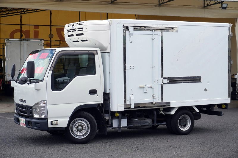 エルフ　１０尺　冷蔵冷凍車　積載１５００ｋｇ　東プレ製　サイドドア　－３０度設定　スノコ付き　間仕切り扉　９０度ストッパー　バックカメラ　ＡＴ車！フロント画像