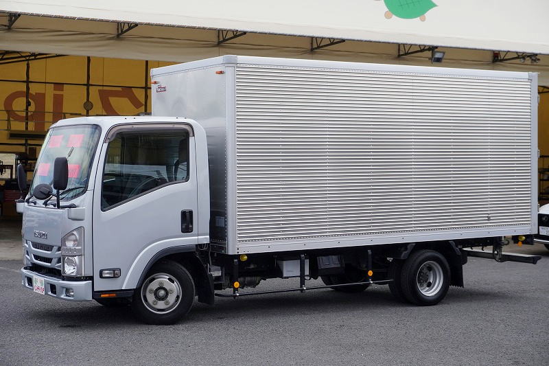 エルフ　「標準幅　ロング」　アルミバン　積載２０００ｋｇ　バックカメラ　ＥＴＣ　左電格ミラー　フォグランプ　９０度ストッパー　全高２．９ｍ　日本フルハーフ製　５速ＭＴ！