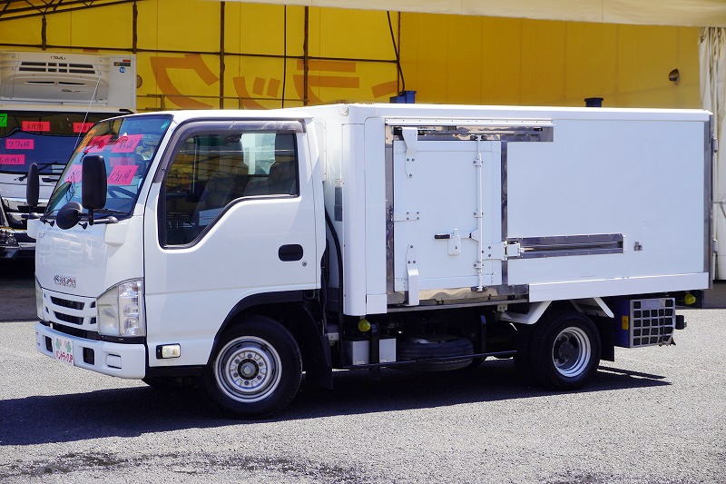 エルフ　１０尺　冷蔵冷凍車　積載１５００ｋｇ　東プレ製　低箱　全高２．０９ｍ　サイドドア　－３０度設定　荷台ステンレス張り＆スノコ付き　間仕切り扉　左電格ミラー　バックカメラ　５速ＭＴ！フロント画像