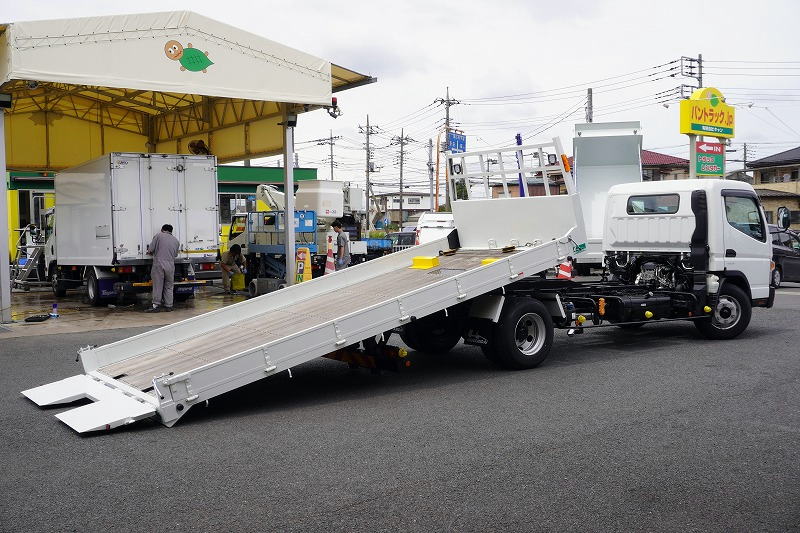 (未使用) キャンター 「ワイド超ロング」 セーフティーローダー 一般用 花見台製 積載3750kg 三方開 ラジコン ウインチ 荷台板張り 左右電格ミラー ミラーヒーター LED作業灯 衝突軽減ブレーキ 車線逸脱警報 AT車!希少車! 車検「R9年11月まで!」フロント画像