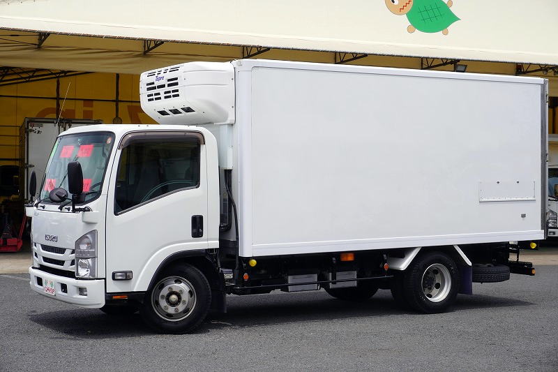 エルフ 「ワイドロング」 冷蔵冷凍車 積載2950kg リア三枚扉 -5度設定 荷台ステンレス張り 箱内カーテン付き エアリブ バックカメラ ETC 左電格ミラー フォグランプ 東プレ製 衝突軽減ブレーキ 車線逸脱警報 AT車!フロント画像