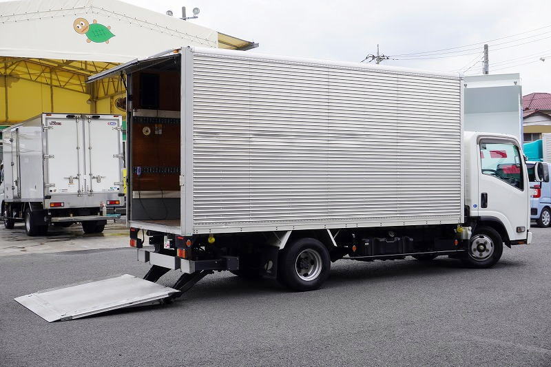 エルフ　「標準幅　ロング」　アルミバン　積載１６００ｋｇ　跳ね上げ式　パワーゲート　ラッシング２段　バックカメラ　ＥＴＣ２．０　左電格ミラー　フォグランプ　パブコ製　ＡＴ車！準中型（５トン限定）免許対応！希少車！！　車検「Ｒ８年１０月まで！」フロント画像