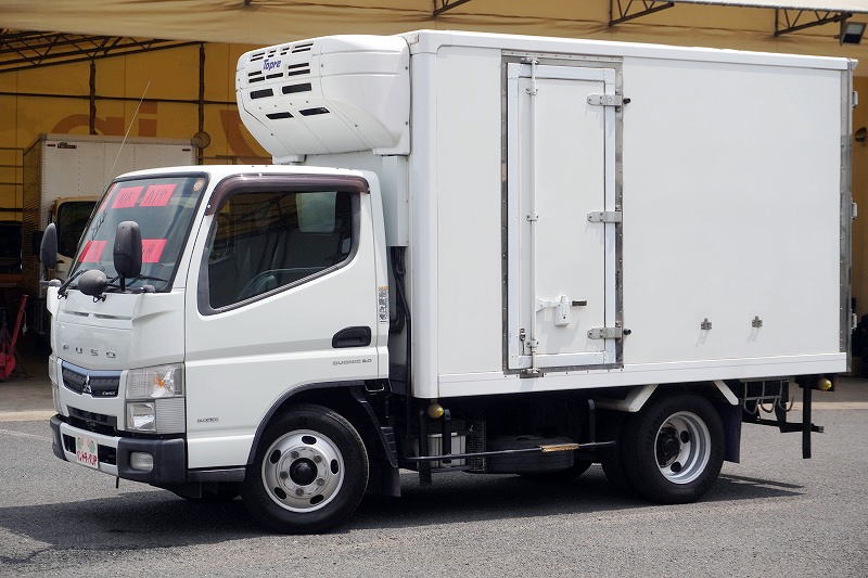 キャンター 10尺 冷蔵冷凍車 積載2000kg 東プレ製 サイドドア -30度設定 ラッシング2段 荷台シマ板張り エアリブ 90度ストッパー 左電格ミラー バックカメラ ETC フォグランプ 車線逸脱警報 AT車! 車検「R9年3月まで!」フロント画像
