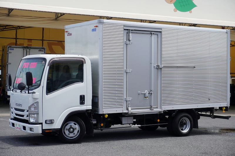 エルフ 「標準幅 ロング」 アルミバン 積載2000kg サイドドア ラッシング2段 バックカメラ 社外ナビ ETC2.0 左電格ミラー フォグランプ 90度ストッパー 日本フルハーフ製 AT車!フロント画像