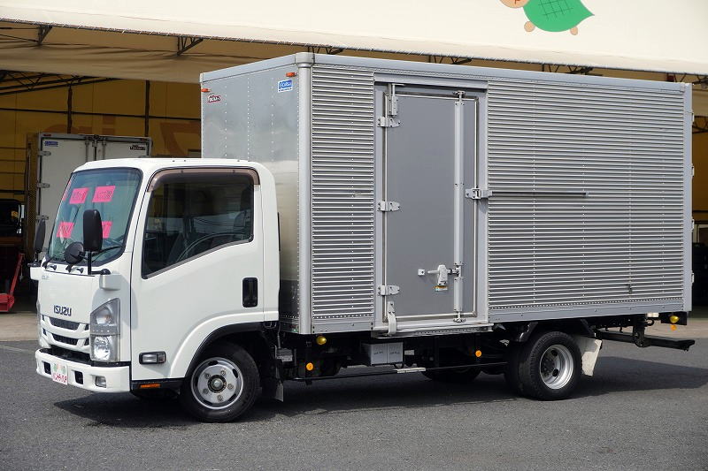 エルフ 「標準幅 ロング」 アルミバン 積載2000kg サイドドア ラッシング2段 バックカメラ 社外ナビ ETC2.0 左電格ミラー フォグランプ 90度ストッパー 日本フルハーフ製 AT車!フロント画像