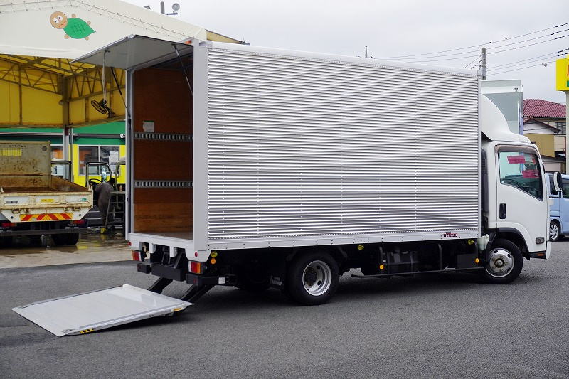 エルフ　「ワイドロング」　アルミバン　積載１４５０ｋｇ　跳ね上げ式　パワーゲート　高箱　ラッシング２段　導風板　バックカメラ　ＥＴＣ　左電格ミラー　坂道発進補助　フォグランプ　キーレス　日本フルハーフ製　５速ＭＴ！準中型（５トン限定）免許対応！希少車！！