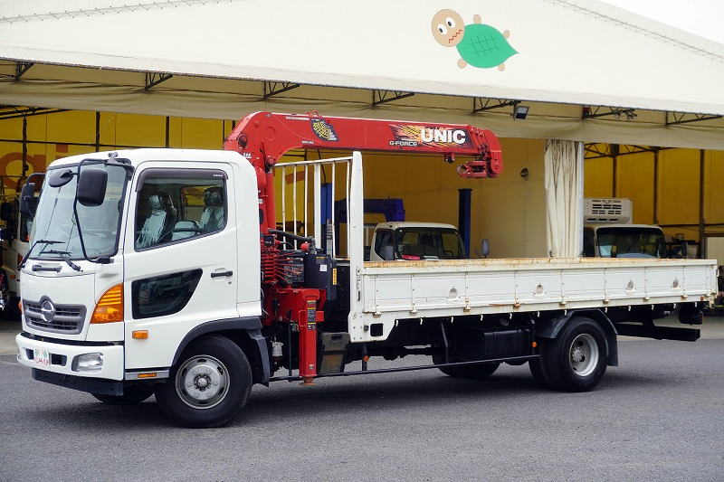 レンジャー　４トン　「標準幅　ベッドレス」　４段クレーン　積載２６５０ｋｇ　古河ユニック製　５．４ｍ長　ラジコン　フックイン　２．９３ｔ吊　鳥居下部鉄板張り　ロープ穴４対　床フック４対　ＥＴＣ　ＡＴ車！フロント画像