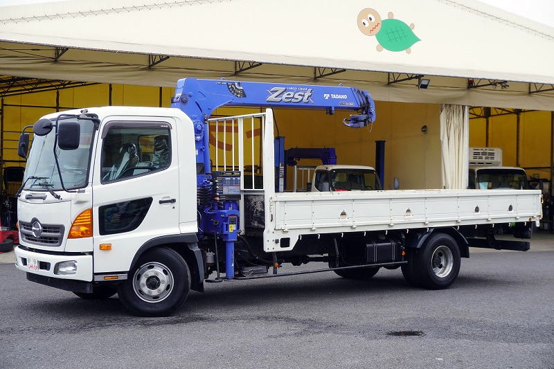 レンジャー　４トン　「標準幅　ベッドレス」　４段クレーン　積載２６５０ｋｇ　タダノ製　５．４ｍ長　ラジコン　フックイン　２．９３ｔ吊　鳥居下部鉄板張り　ロープ穴４対　床フック４対　ＥＴＣ　ＡＴ車！フロント画像