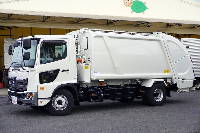 （未使用）　レンジャー　増トン　「ベッドレス」　パッカー車　プレス式　積載４０５０ｋｇ　１０．２立米　新明和製　連続動作　防臭ドア　汚水タンク　バックカメラ　ＥＴＣ　坂道発進補助　ＬＥＤヘッドライト＆フォグランプ　メッキパーツ　衝突軽減ブレーキ　車線逸脱警報　６速ＭＴ！段ボール仕様！中型免許対応！！