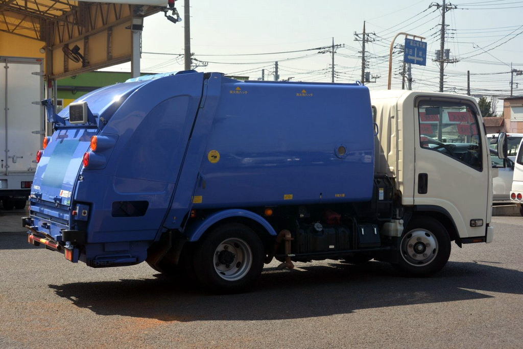 エルフ　パッカー車　プレス式　極東製　積載２０００ｋｇ　４．２立米　単独動作　汚水タンク　助手席側スライドドア　フォグランプ　６速ＭＴ！AK 04986