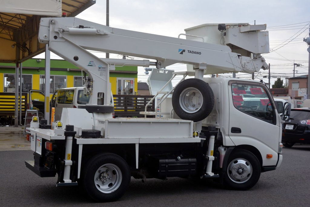 デュトロ　高所作業車　タダノ製（ＡＴ－１２１）　最大地上高１１．９ｍ　ＦＲＰバケット　バケット積載荷重２００ｋｇ　アワーメーター：１１０８．６ｈ　５速ＭＴ！4