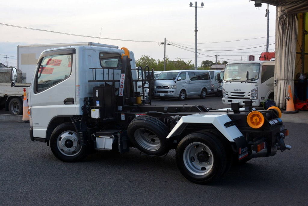 （未使用）　キャンター　フックロール　極東製　シングルシリンダー　積載３０００ｋｇ　左電格ミラー　衝突軽減ブレーキ　白線逸脱警報　アドブルー　５速ＭＴ！車検付「令和４年３月」まで！　05086