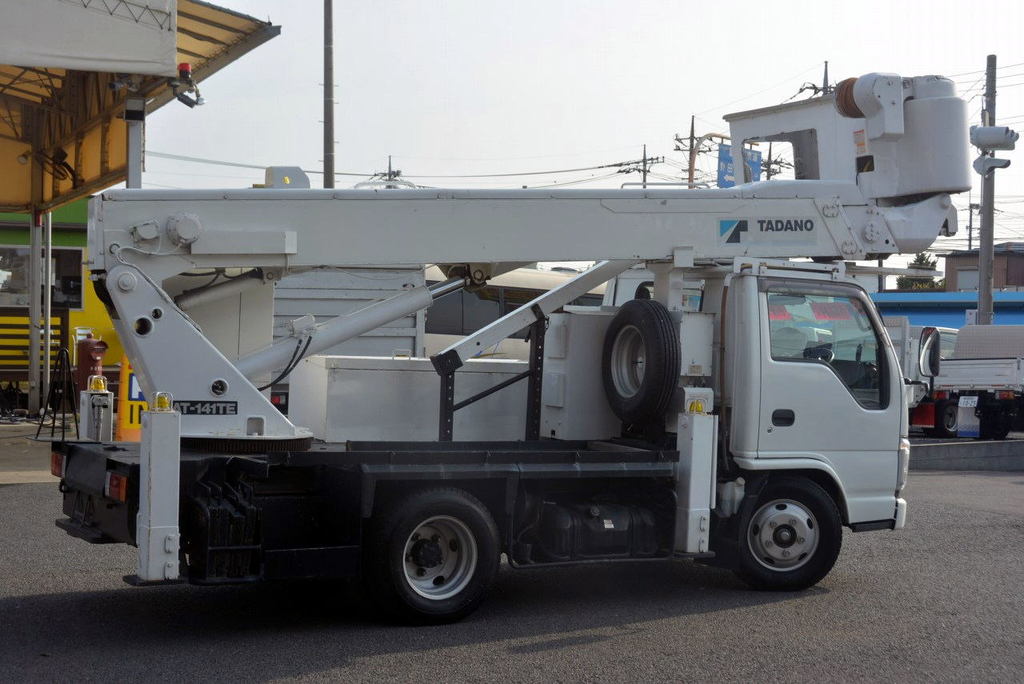 エルフ　高所作業車　タダノ製（ＡＴ－１４１ＴＥ）　最大地上高１４ｍ　ＦＲＰバケット　バケット積載荷重２００ｋｇ　ＥＴＣ　６速MT！6