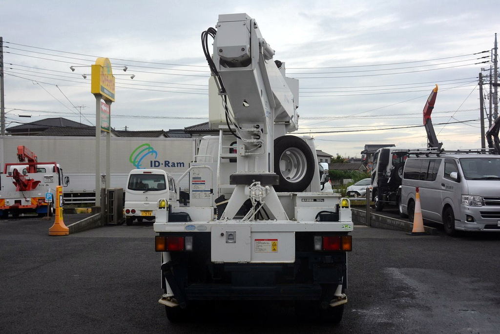 エルフ　高所作業車　タダノ製（ＡＴ－１２１ＴＧ）　最大地上高１１．９ｍ　ＦＲＰバケット　バケット積載荷重２００ｋｇ　アワーメーター：１０４４．３ｈ　ＥＴＣ　坂道発進補助　６速ＭＴ！2