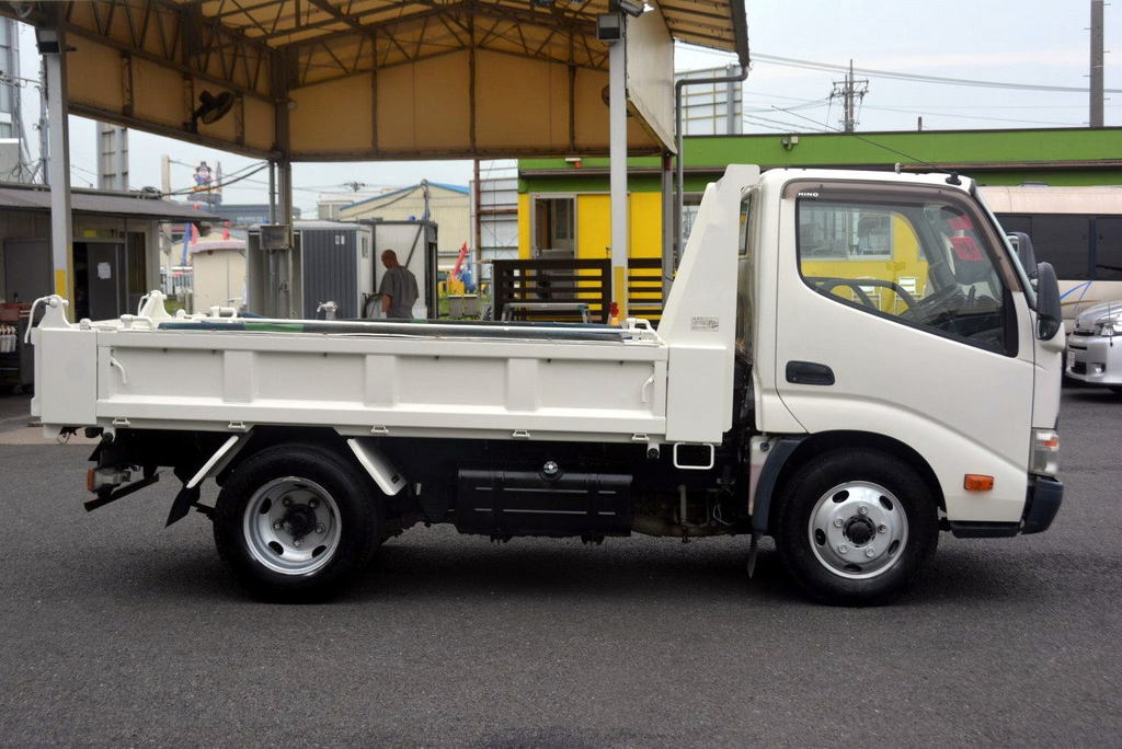 デュトロ　強化ダンプ　極東製　積載３０００ｋｇ　三方開　手動コボレーン　ダンプピン　鳥居アングル補強　ＥＴＣ　５速ＭＴ！ 02682