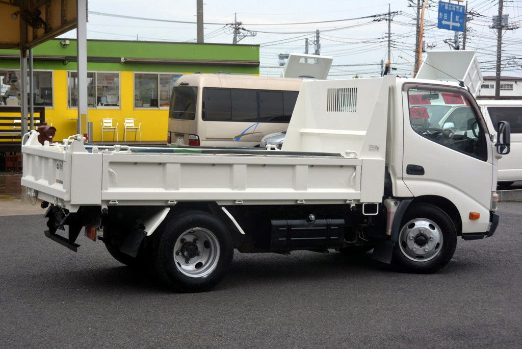 デュトロ　強化ダンプ　極東製　積載３０００ｋｇ　三方開　手動コボレーン　ダンプピン　鳥居アングル補強　ＥＴＣ　５速ＭＴ！ 02686