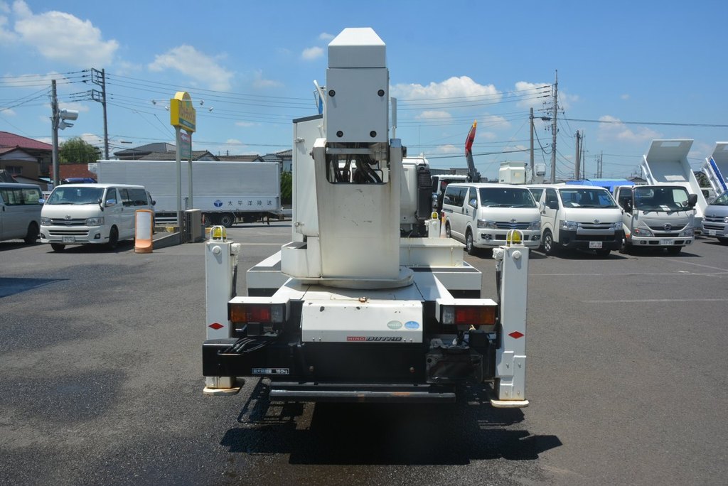 デュトロ　「ワイド」　高所作業車　タダノ製（ＡＴ－２２０ＴＧ）　最大地上高２２．３ｍ　鉄製バケット　バケット積載荷重２００ｋｇ　積載１５０ｋｇ　アワーメーター：１５５３．４ｈ　６速ＭＴ！2