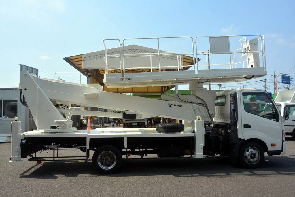 デュトロ　「ワイド超ロング」　高所作業車　タダノ製（ＡＴ－２００Ｓ）　スーパーデッキ　重荷重型　最大地上高１９．７ｍ　バケット積載荷重１０００ｋｇ　アワーメーター：２２５７．３ｈ　６速ＭＴ！3