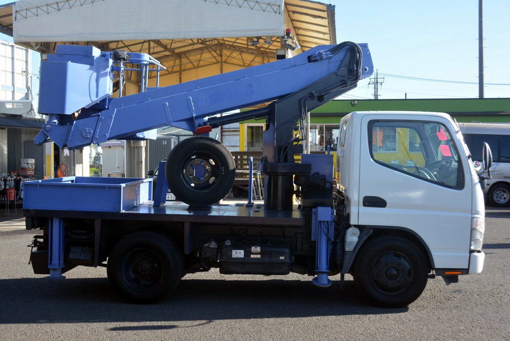 キャンター　高所作業車　タダノ製（ＡＴ－１００）　最大地上高９．９ｍ　鉄製バケット　バケット積載荷重２００ｋｇ　積載５００ｋｇ　アワーメーター：２７８６ｈ　左電格ミラー　坂道発進補助　ＥＴＣ　５速ＭＴ！ 01983