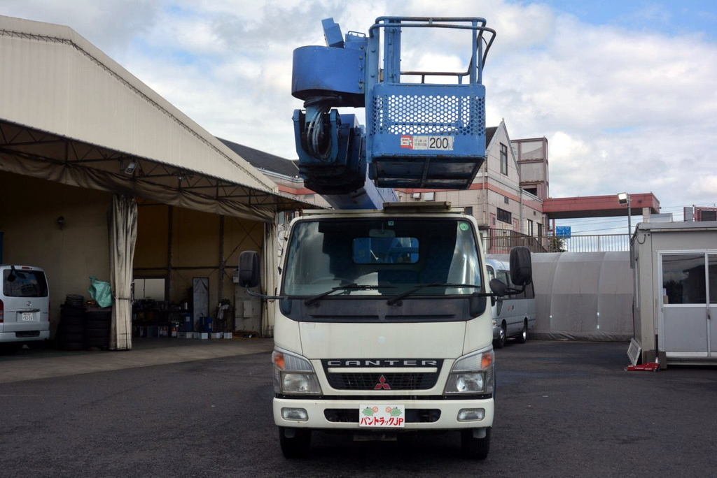 キャンター　高所作業車　アイチ製（ＳＫ２２Ａ）　最大地上高２２．１ｍ　鉄製バケット　バケット積載荷重２００ｋｇ　アワーメーター：４７１７ｈ　左電格ミラー　坂道発進補助　フォグランプ　５速ＭＴ！ＢＰ AK0