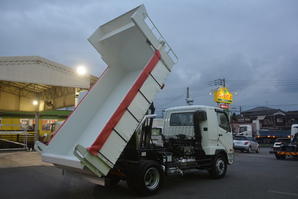 （未使用）　ファイター　増トン　「ベッド付き」　土砂ダンプ　積載６９００ｋｇ　電動コボレーン　新明和製　耐摩耗性鋼板仕様　一方開　ＥＴＣ　６速ＭＴ！22