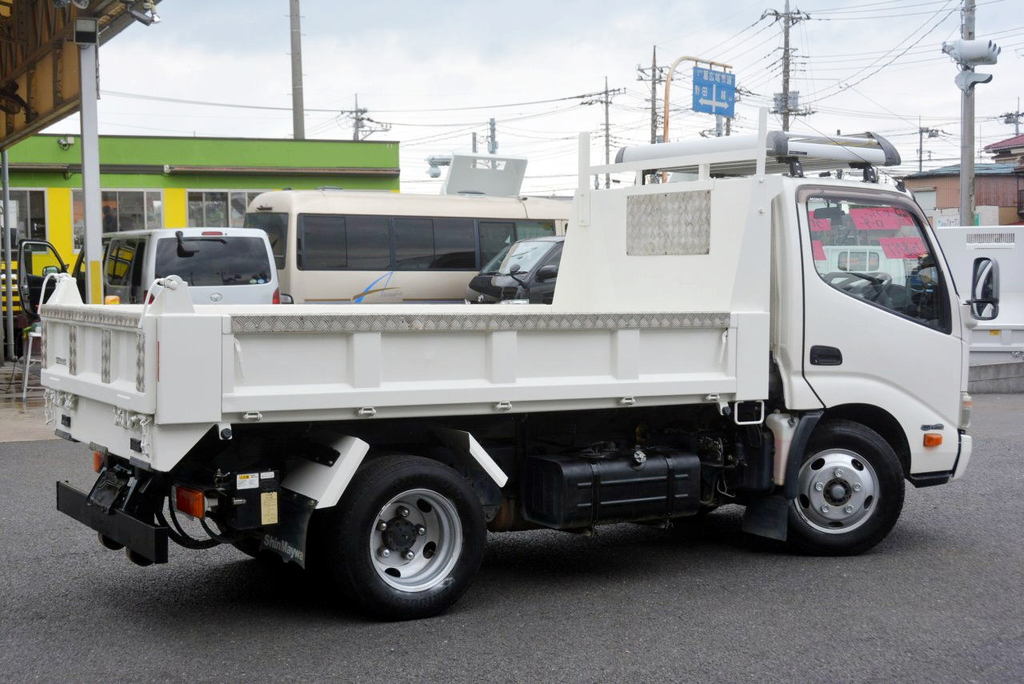 デュトロ　強化　ローダーダンプ　新明和製　積載３０００ｋｇ　三方開　鳥居ツノ出し　鳥居窓部アルミ縞板張り　アルミルーフラック　ダンプピン　ＥＴＣ　坂道発進補助　５速ＭＴ！7