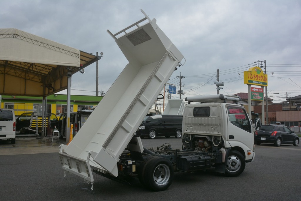 デュトロ　強化　ローダーダンプ　新明和製　積載３０００ｋｇ　三方開　鳥居ツノ出し　鳥居窓部アルミ縞板張り　アルミルーフラック　ダンプピン　ＥＴＣ　坂道発進補助　５速ＭＴ！18