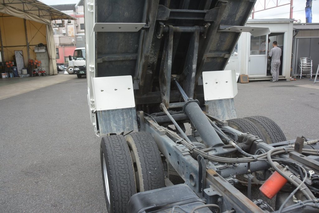 デュトロ　強化　ローダーダンプ　新明和製　積載３０００ｋｇ　三方開　鳥居ツノ出し　鳥居窓部アルミ縞板張り　アルミルーフラック　ダンプピン　ＥＴＣ　坂道発進補助　５速ＭＴ！19