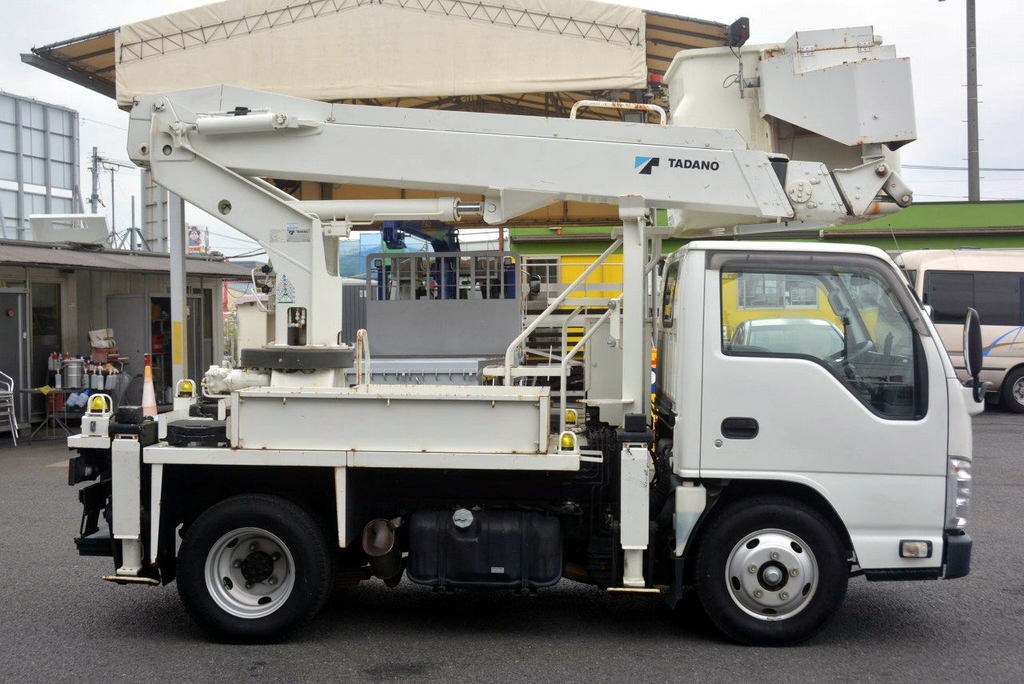 エルフ　高所作業車　タダノ製（ＡＴ１２１ＴＧ）　積載１５０ｋｇ　最大地上高１１．９ｍ　ＦＲＰバケット　バケット積載荷重２００ｋｇ　アワーメーター：１０５７．２ｈ　６速ＭＴ！ 05883