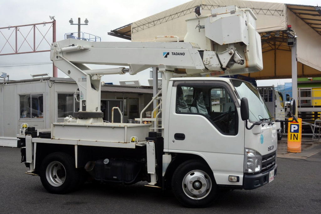 エルフ　高所作業車　タダノ製（ＡＴ１２１ＴＧ）　積載１５０ｋｇ　最大地上高１１．９ｍ　ＦＲＰバケット　バケット積載荷重２００ｋｇ　アワーメーター：１０５７．２ｈ　６速ＭＴ！ 05884